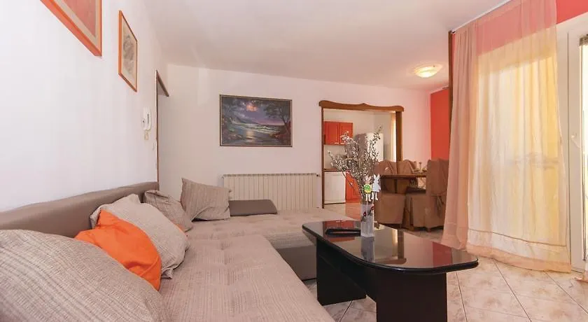 Vakantiehuis 2 Bedroom Stunning Home In Pula