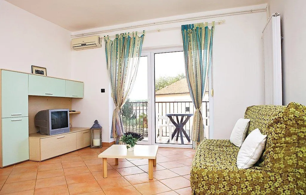 Vakantiehuis 2 Bedroom Stunning Home In Pula