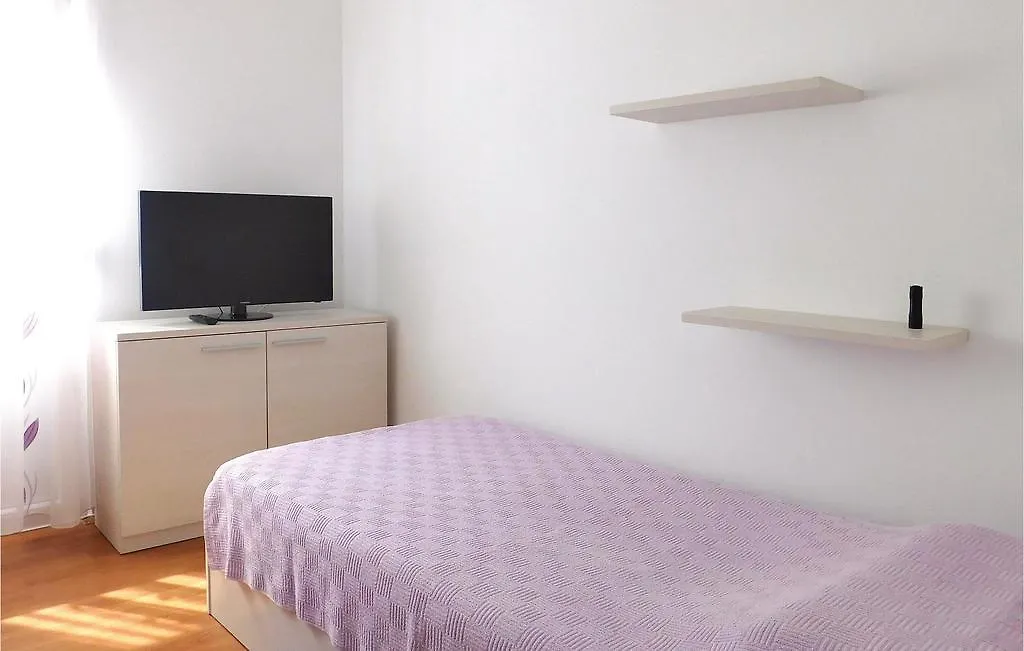 2 Bedroom Stunning Home In Pula Vakantiehuis